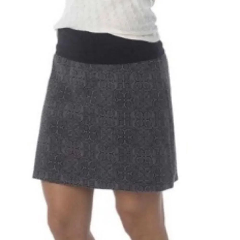 ✨Prana Breathe Zig Zag Mini Skirt✨